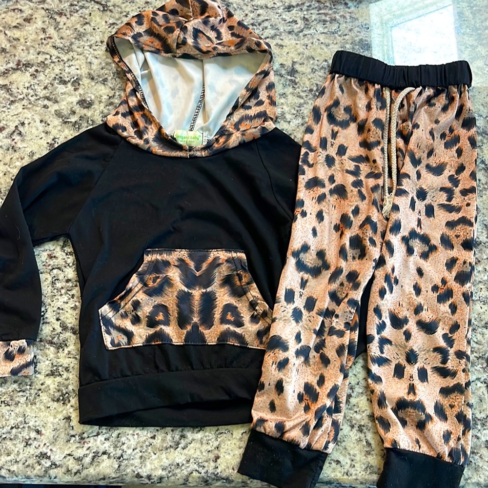 leopard print outfit